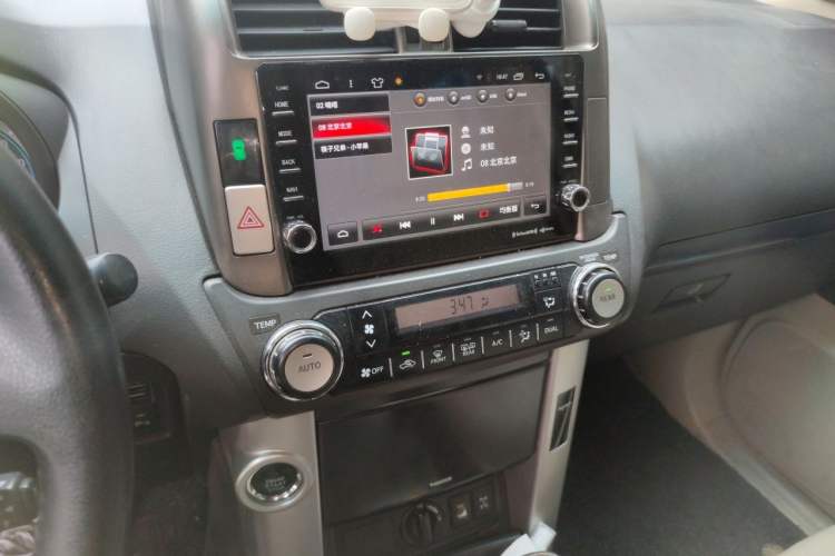 Used Toyota Prado 2010 4.0L Automatic TX-L Audio And AC Panel