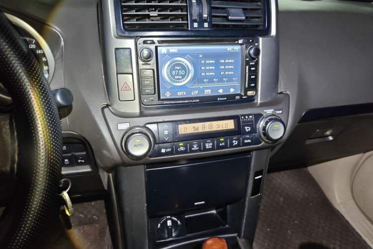Used Toyota Prado 2010 2.7L Automatic Standard Edition Audio And AC Panel