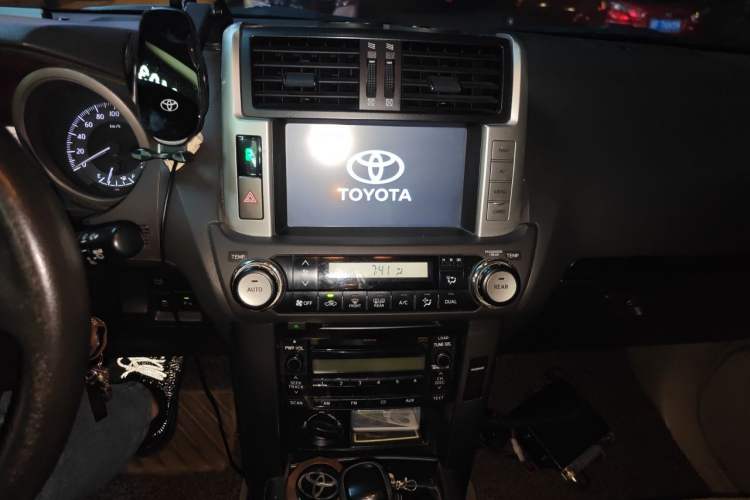 Used Toyota Prado 2010 2.7L Automatic Standard Edition Audio And AC Panel