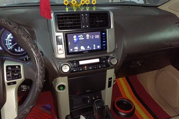 Used Toyota Prado 2010 4.0L Automatic TX-L NAVI Audio And AC Panel