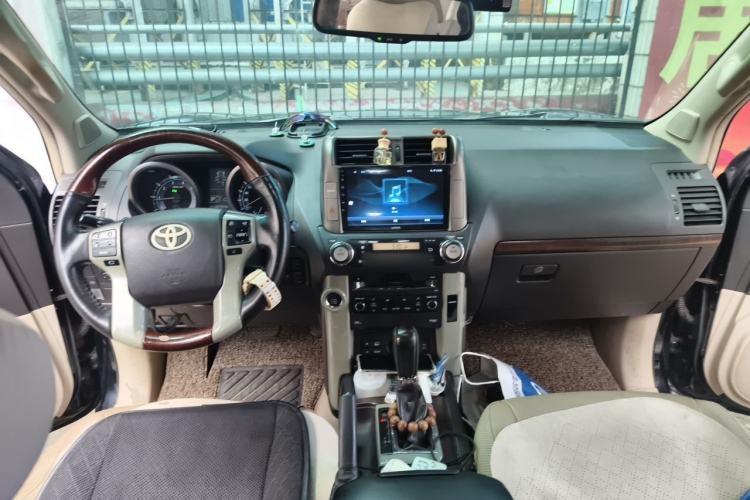 Used Toyota Prado 2010 4.0L Automatic VX NAVI Center Console