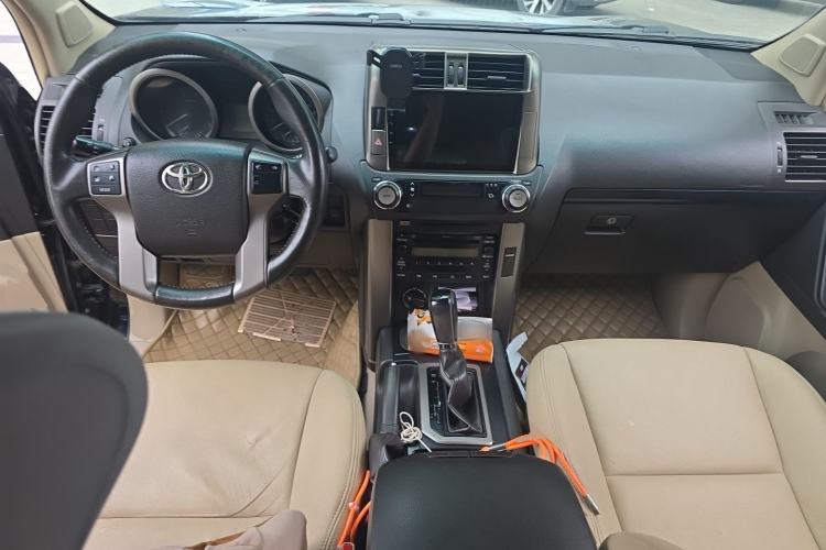 Used Toyota Prado 2010 2.7L Automatic Standard Edition Center Console