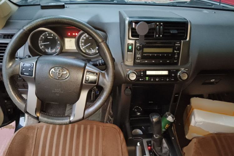 Used Toyota Prado 2010 2.7L Automatic Standard Edition Center Console