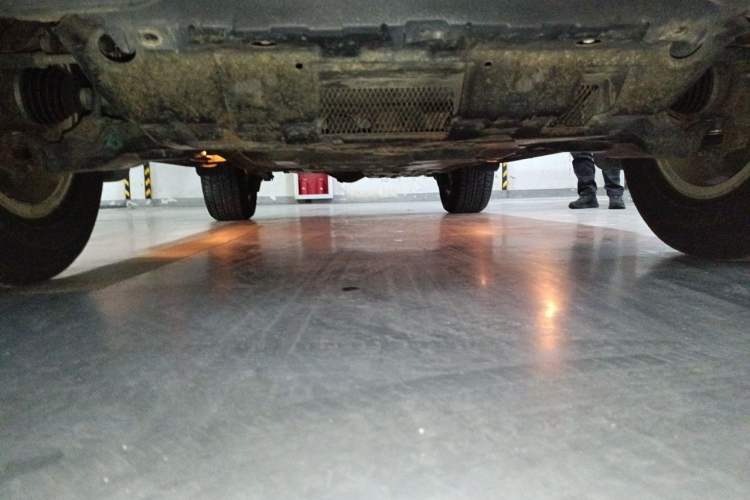 Used Toyota Prado 2010 4.0L Automatic TX-L NAVI Chassis Front
