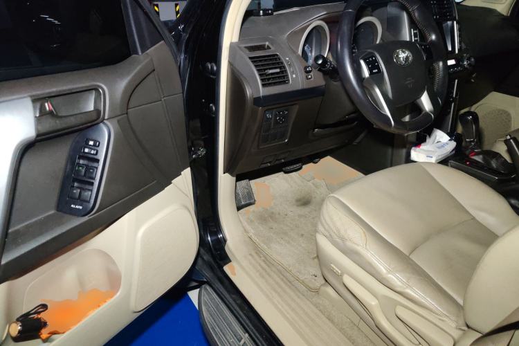 Used Toyota Prado 2010 2.7L Automatic Deluxe Edition Driver Seat