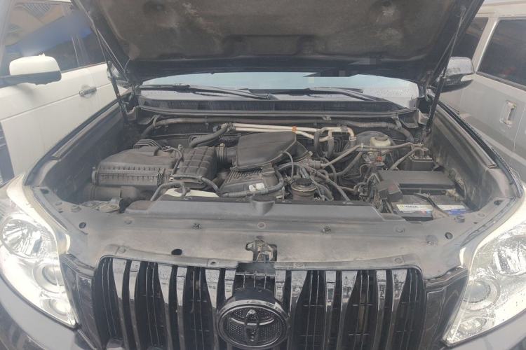 Used Toyota Prado 2010 2.7L Automatic Deluxe Edition Engine Bay