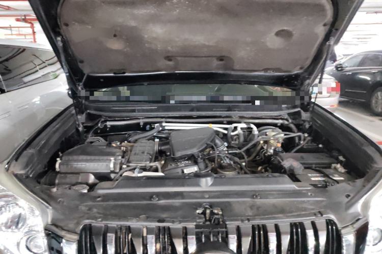 Used Toyota Prado 2010 2.7L Automatic Standard Edition Engine Bay