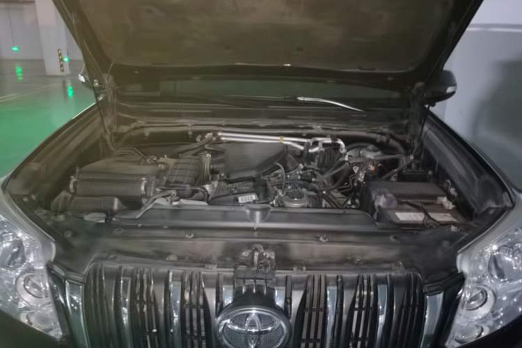 Used Toyota Prado 2010 2.7L Automatic Deluxe Edition Engine Bay