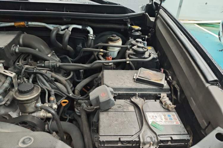 Used Toyota Prado 2010 2.7L Automatic Standard Edition Engine Bay Left