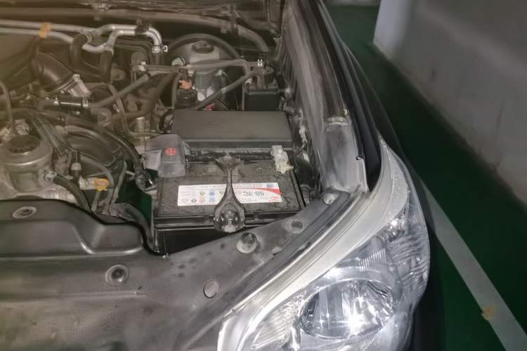 Used Toyota Prado 2010 2.7L Automatic Deluxe Edition Engine Bay Left