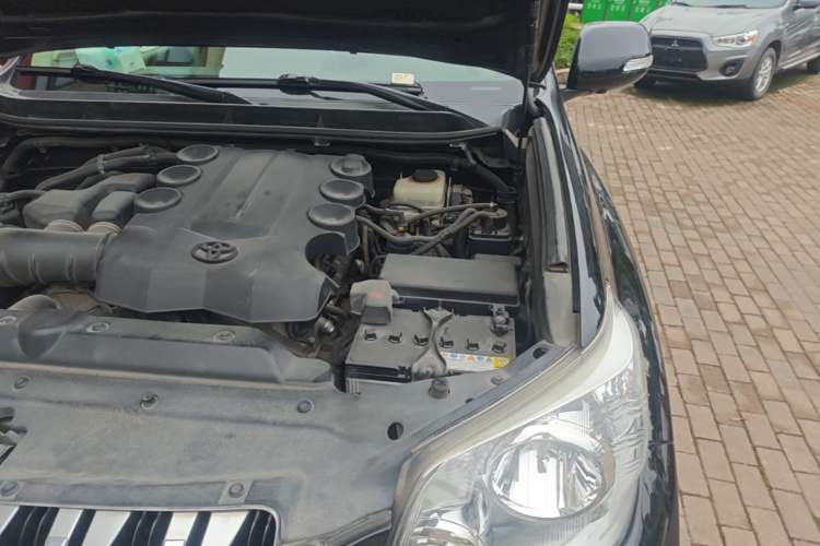 Used Toyota Prado 2010 4.0L Automatic VX NAVI Engine Bay Left