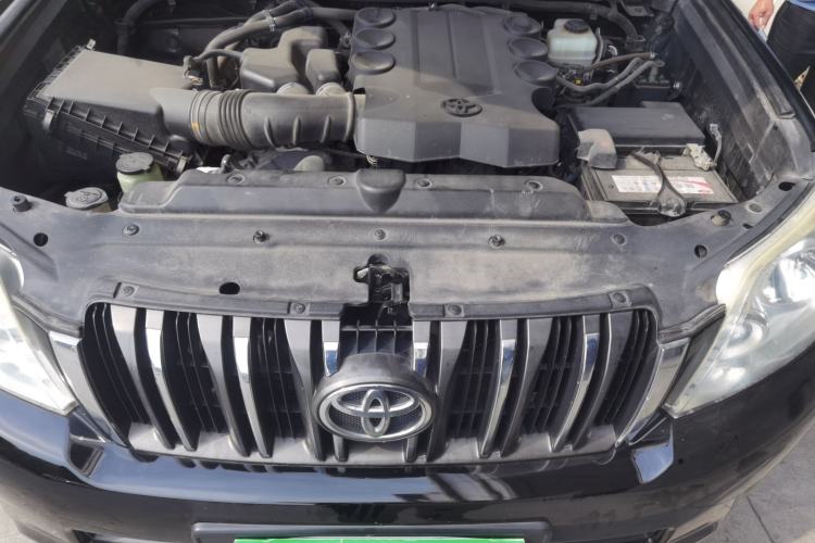Used Toyota Prado 2010 4.0L Automatic TX Engine Bay
