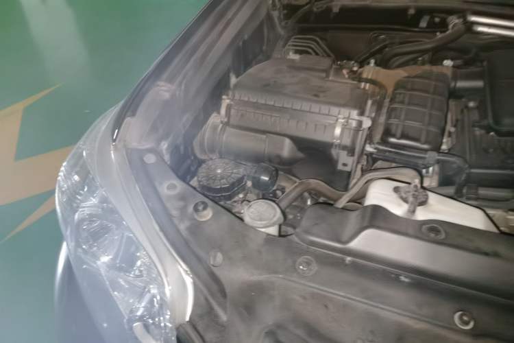 Used Toyota Prado 2010 2.7L Automatic Deluxe Edition Engine Bay Right