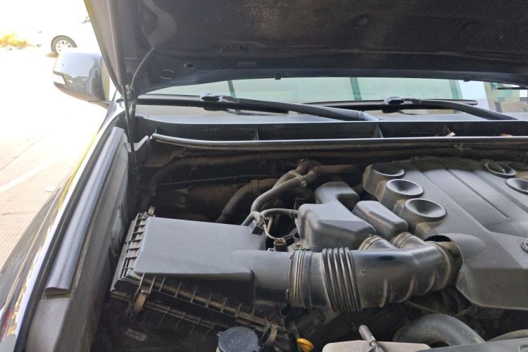 Used Toyota Prado 2010 4.0L Automatic TX-L Engine Bay Right