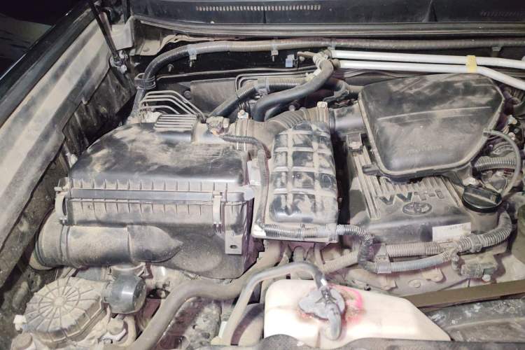 Used Toyota Prado 2010 2.7L Automatic Deluxe Edition Engine Bay Right