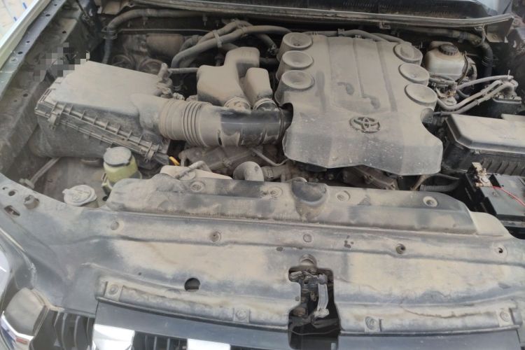 Used Toyota Prado 2010 4.0L Automatic TX-L Engine Bay