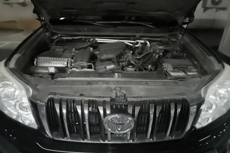Used Toyota Prado 2010 2.7L Automatic Standard Edition Engine Bay