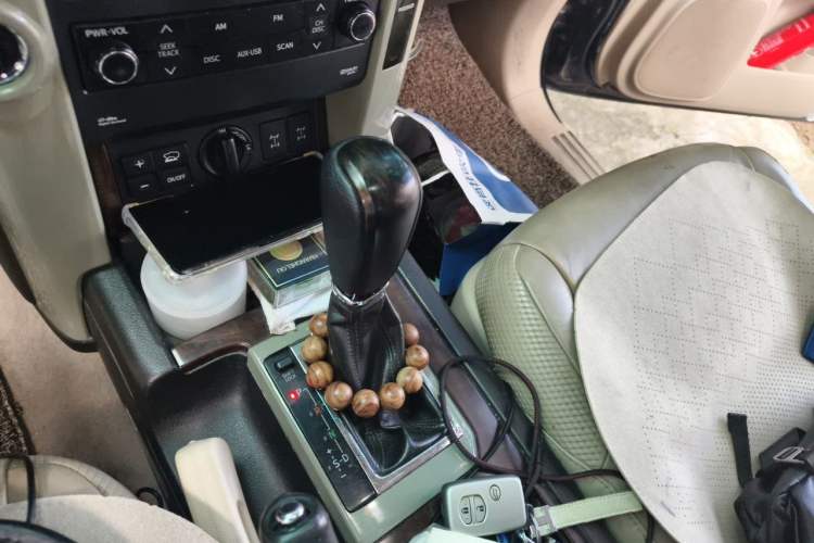 Used Toyota Prado 2010 4.0L Automatic VX NAVI Gear Lever