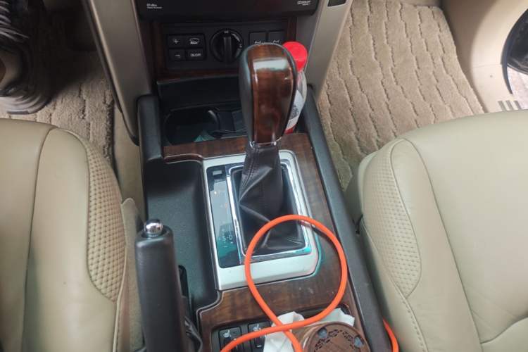 Used Toyota Prado 2010 4.0L Automatic VX NAVI Gear Lever