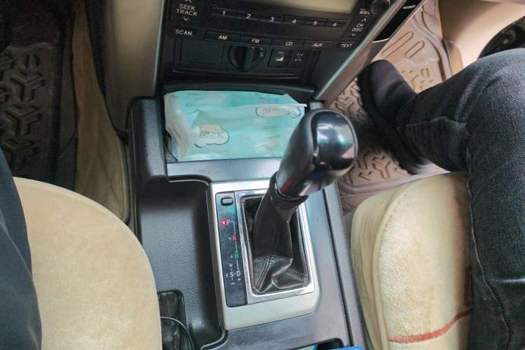 Used Toyota Prado 2010 4.0L Automatic TX-L Gear Lever