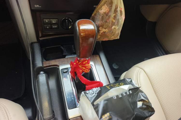 Used Toyota Prado 2010 4.0L Automatic VX NAVI Gear Lever