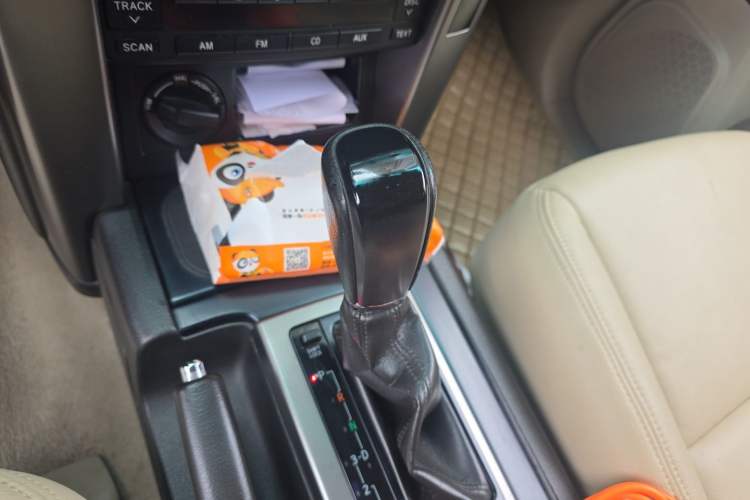 Used Toyota Prado 2010 2.7L Automatic Standard Edition Gear Lever