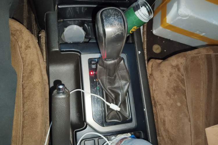 Used Toyota Prado 2010 2.7L Automatic Standard Edition Gear Lever