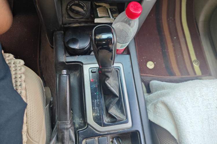 Used Toyota Prado 2010 2.7L Automatic Deluxe Edition Gear Lever