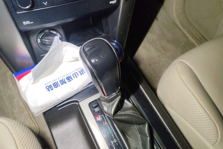 Used Toyota Prado 2010 2.7L Automatic Deluxe Edition Gear Lever