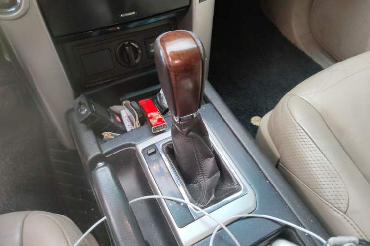 Used Toyota Prado 2010 4.0L Automatic TX-L Gear Lever