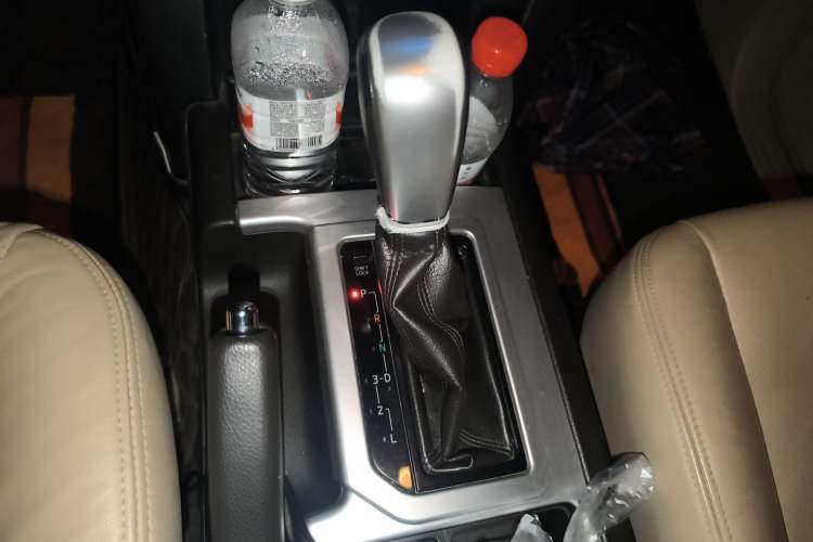 Used Toyota Prado 2010 2.7L Automatic Standard Edition Gear Lever