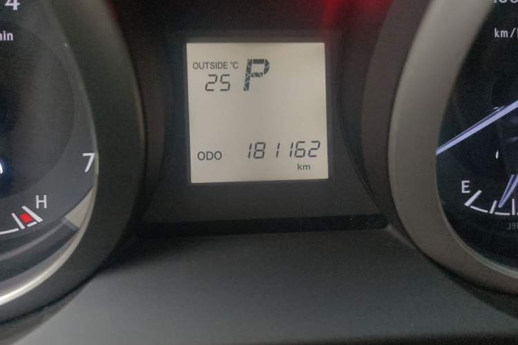 Used Toyota Prado 2010 2.7L Automatic Deluxe Edition Odometer Close Up