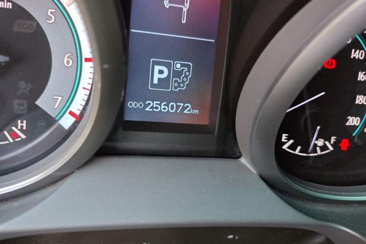Used Toyota Prado 2010 4.0L Automatic TX-L Odometer Close Up