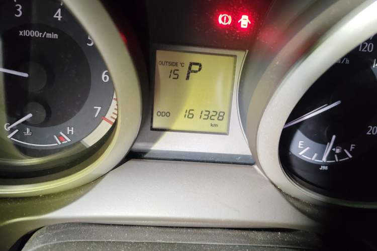 Used Toyota Prado 2010 2.7L Automatic Deluxe Edition Odometer Close Up