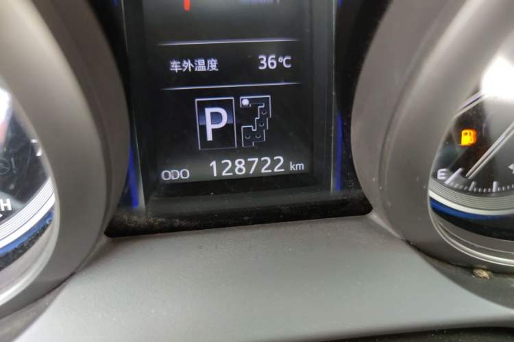 Used Toyota Prado 2010 4.0L Automatic TX-L NAVI Odometer Close Up