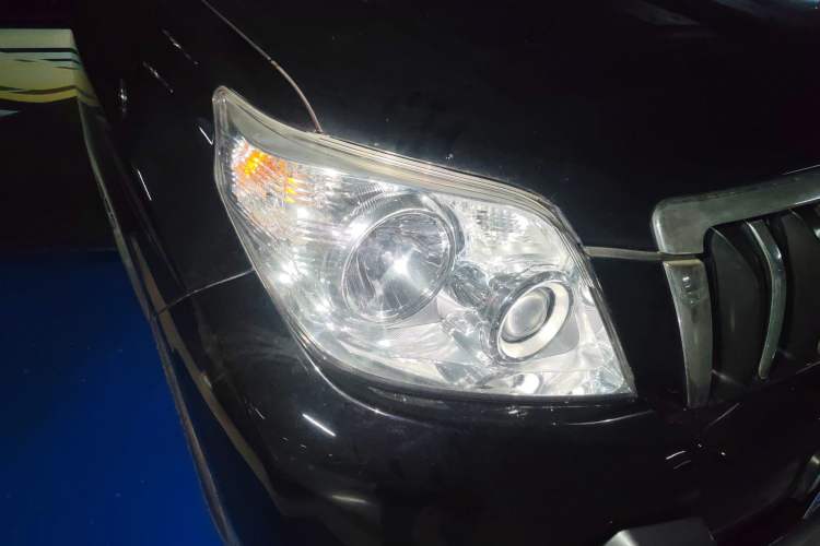 Used Toyota Prado 2010 2.7L Automatic Deluxe Edition Right Front Headlight