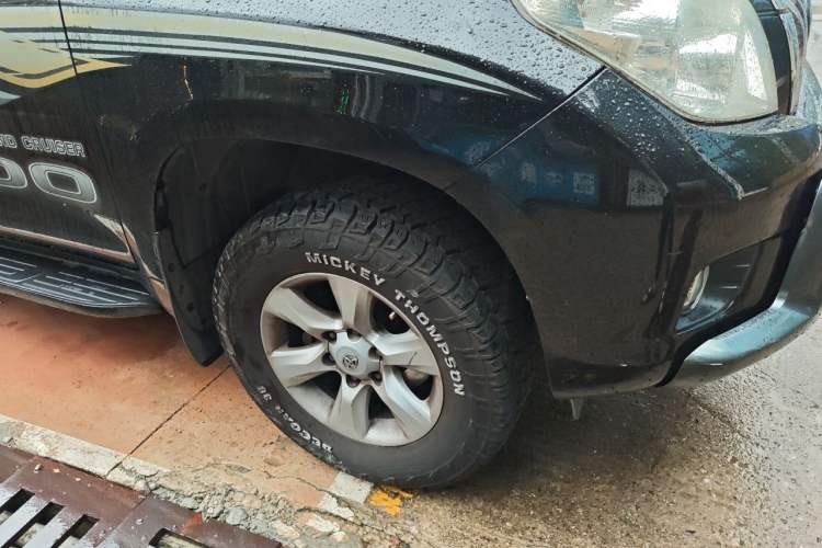 Used Toyota Prado 2010 2.7L Automatic Standard Edition Right Front Wheel Hub