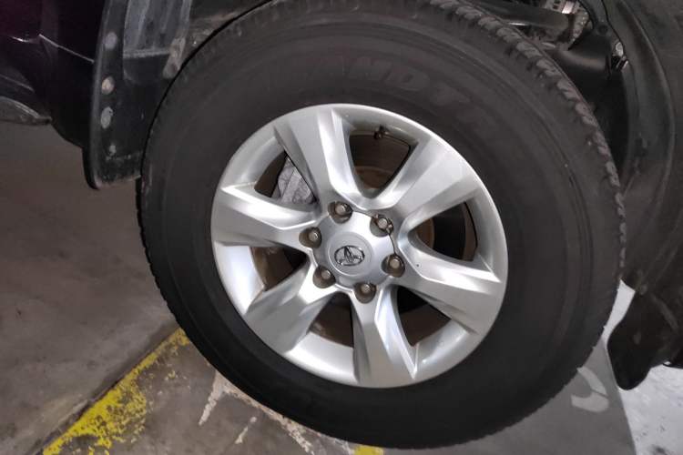 Used Toyota Prado 2010 2.7L Automatic Standard Edition Right Front Wheel Hub