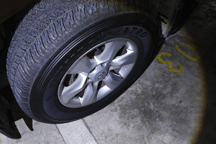 Used Toyota Prado 2010 2.7L Automatic Standard Edition Right Front Wheel Hub