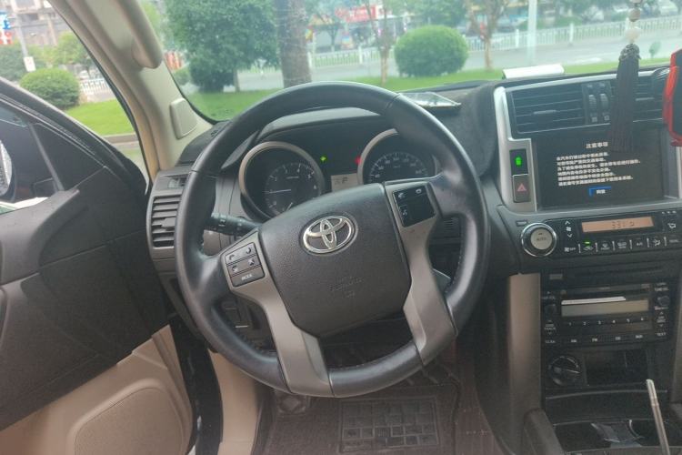 Used Toyota Prado 2010 2.7L Automatic Deluxe Edition Steering Wheel