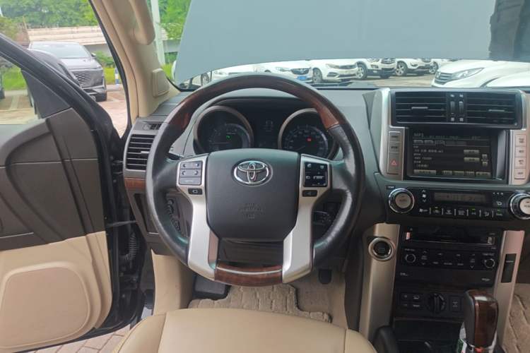 Used Toyota Prado 2010 4.0L Automatic VX NAVI Steering Wheel