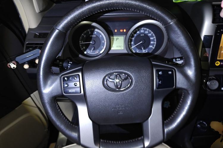 Used Toyota Prado 2010 2.7L Automatic Standard Edition Steering Wheel