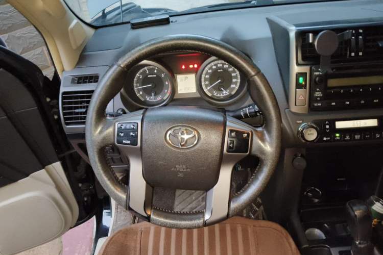 Used Toyota Prado 2010 2.7L Automatic Standard Edition Steering Wheel