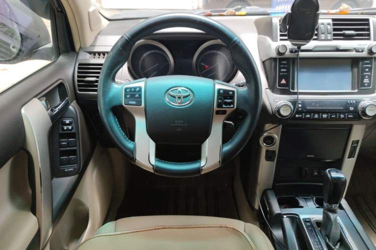 Used Toyota Prado 2010 4.0L Automatic TX-L NAVI Steering Wheel