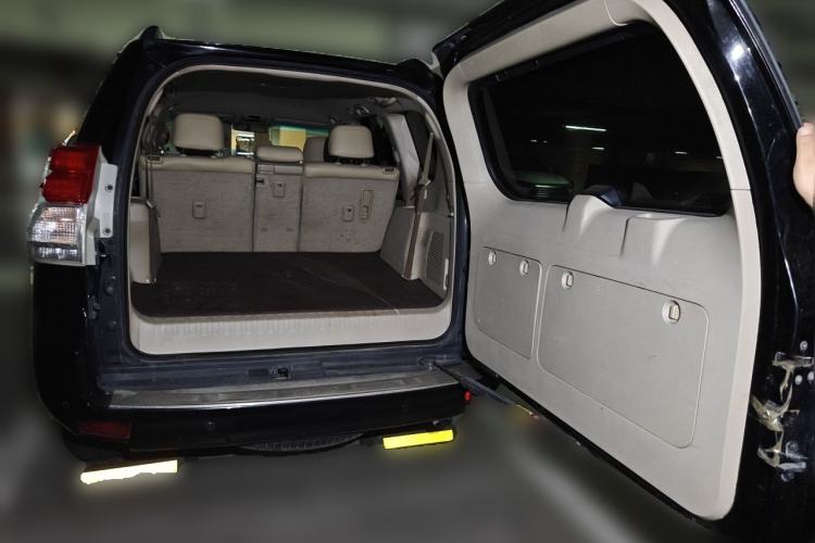 Used Toyota Prado 2010 2.7L Automatic Standard Edition Trunk