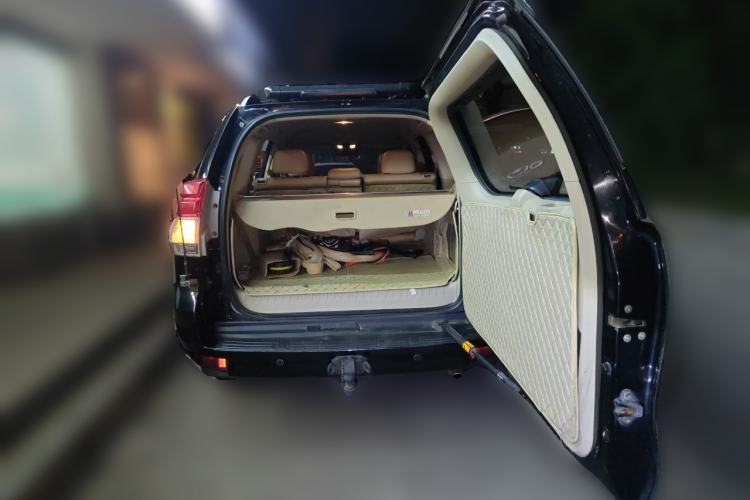 Used Toyota Prado 2010 2.7L Automatic Standard Edition Trunk
