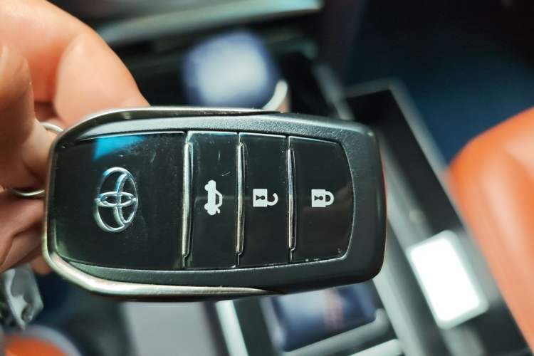Used Toyota Prado 2010 2.7L Automatic Standard Edition Vehicle Key