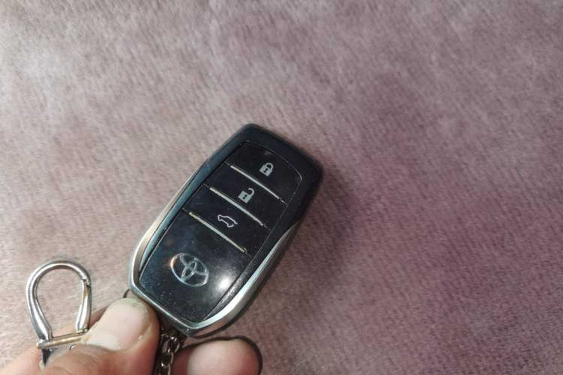 Used Toyota Prado 2010 4.0L Automatic TX Vehicle Key