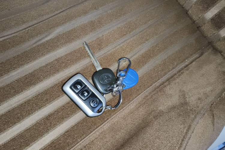 Used Toyota Prado 2010 2.7L Automatic Standard Edition Vehicle Key