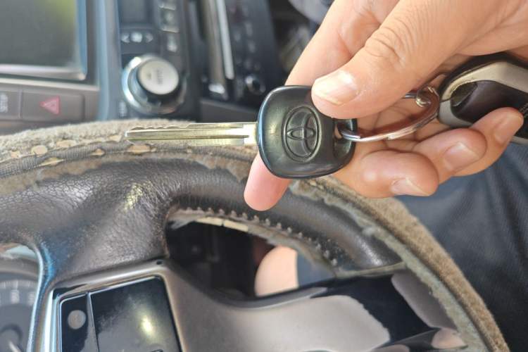 Used Toyota Prado 2010 2.7L Automatic Deluxe Edition Vehicle Key